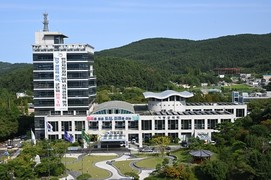 부산 기장군, 100세 이상 어르신에 장수축하 물품 지급