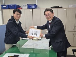 '재선 도전' 홍태용 김해시장 예비후보 등록…