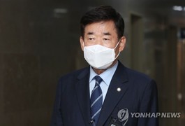 새 국회의장에 5선 김진표…부의장 김영주 선출