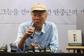 김훈 소설가, ‘하얼빈’-‘저만치 혼자서’로 2연타