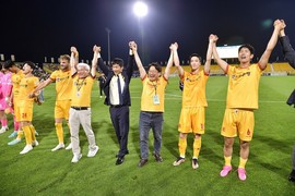 [포토] 강기정 시장, 시청 간부들과 광주FC 응원