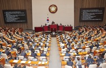 22년 만에 '거부권' 행사된 법안이 국회서 재통과...여당 무더기 이탈표