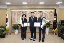 수원특례시의회 이재식 의장, '의회 법률고문 변호사' 위촉