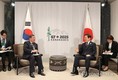 왜 일장기 앞에 이 대통령, 태극기 앞에 이시바 총리?
