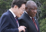 [기자수첩] G7으로 본 대통령의 영어와 체력…“여럿 코피 vs 李 無피로”