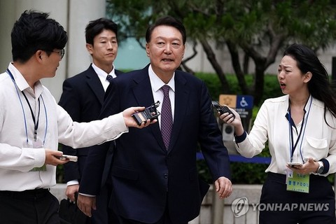 尹운명, ‘내란 특검’ 손에…경찰, 계엄 관련 수사기록 모두 넘긴다.