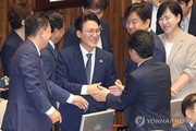 국회 문턱 넘은 김민석 국무총리, 첫 일정으로 농민단체 면담
