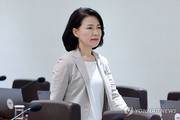 이진숙 방통위원장에 “국무회의 아웃” … “정치 중립 거듭 위반”