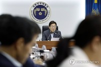 이 대통령 “위험 산업현장 불시단속 할 산업현장 감독관 늘려라”