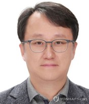 ‘尹 계엄 옹호 논란’ 강준욱 국민통합비서관, 논란 이틀 만에 자진 사퇴