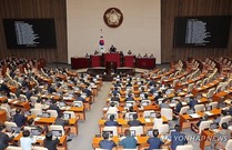 국회, ‘尹거부권’ 방송3법·상법·노란봉투법 줄줄이 강행 … 野 ‘필리버스터’ 맞불
