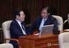 뜨거운 감자 '조국 사면'…속내 복잡한 민주당