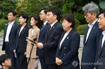 尹, 서울구치소의 제왕? … 진실은 과연