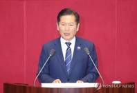 냉온탕 오가는 정청래…어제는 악수하더니 오늘은 