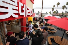 [내예기] “아시아 다음은 어디?”…롯데리아의 ‘K버거’ 승부수
