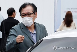 ‘김건희 측근’ 건진법사의 배신? “샤넬백·목걸이 金에 전달” 실토