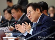 李 “가짜뉴스에 全정부적 대책” 지시 … YTN 새 주인 등 언론 정책 관심