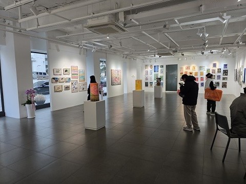 [생생영상] 동원홈푸드가 발달장애 화가 돕는 이유는?…후원 전시회 가보니