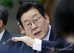 李대통령 “햇빛연금+송전망으로 국민이 돈벌게…민영화 아닌 공공화”