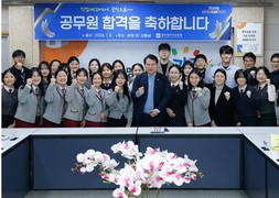 이정선 교육감, 공무원 시험 합격 직업계고 학생 격려