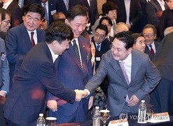 이준석이 쏘아 올린 공…‘보수대연합’ 신호탄?