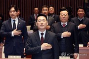 “야 인마, 너 나와” “나왔다, 어쩔래”…국힘, ‘한동훈 제명’ 내홍 속 ‘막장 의총’