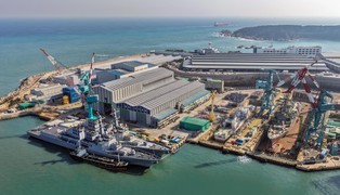 HD현대중공업, ‘최신예 이지스함 3척’ 등 울산조선서에 집결