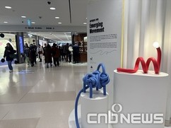 [가보니&비즈] 쇼핑 공간을 갤러리로…롯데백화점 ‘아트 VM 프로젝트’