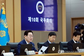 ‘이재명 정부 신뢰한다’ 54.8% vs ‘신뢰안해’ 40.9%