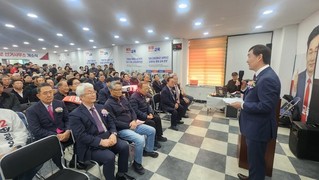 유대균 “강원교육 새 기준 만들겠다”…선거사무소 개소식 성황