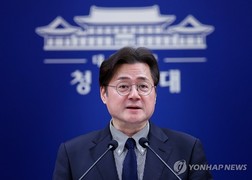 홍익표 정무, ‘선거용 추경’ 비판에 “필요하면 ‘하반기 추경’도”