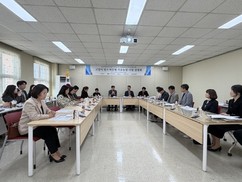 포스코가 만든 '착한 흙' 110톤 상륙…고양시, 100곳에 치유텃밭 조성