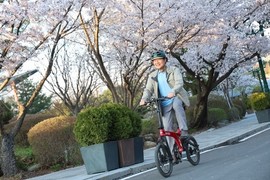 한국마사회 우희종 회장, 솔선수범 리더십…자전거 출퇴근에 해외출장도 '취소'