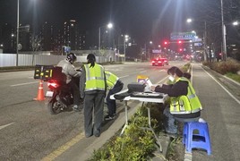 인천 중구, 이동소음 규제 지역 시행 앞두고 야간 단속 실시