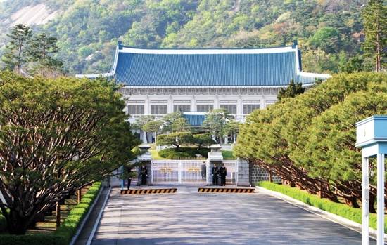 박근혜 정부 출범 이후 인선된 공공기관장 절반가량이 낙하산 인사로 확인됐다.(사진=연합뉴스)