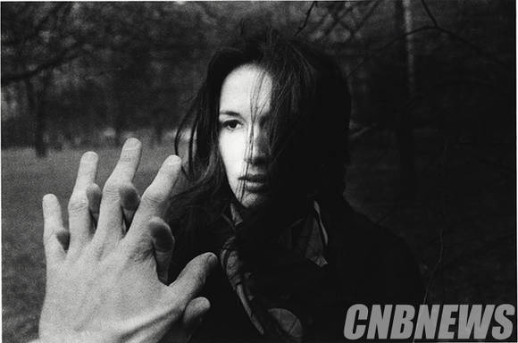 ‘Untitled’, 젤라틴 실버 프린트, 40.6×50.8cm, 1970. ⓒ Ralph Gibson