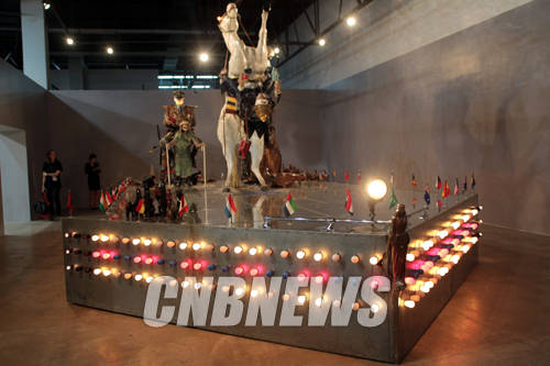 에드워드 킨홀즈&낸시 레딘 킨홀즈(Edward Kienholz & Nancy Reddin Kienholz)의 '오지만디아스 퍼레이드' 설치 전경.(사진=왕진오 기자)