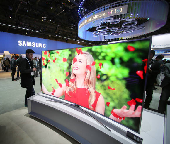 삼성전자의 커브드 SUHD TV(사진 제공: 삼성전자)