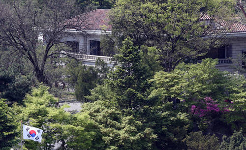 이완구 국무총리가 사의를 표명하고 칩거에 들어간 가운데 27일 오후 서울 삼청동 총리공 관에 적막감이 감돌고 있다.(사진=연합뉴스)
