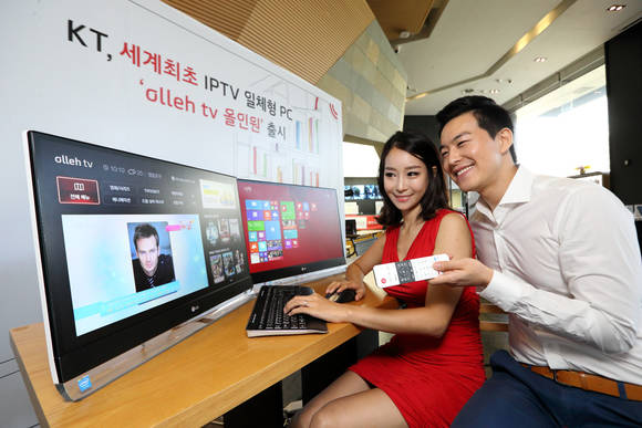 KT의 IPTV와 LG전자의 일체형 PC를 하나로 합친 ‘올레tv 올인원’이 31일 출시된다. (사진제공=KT)