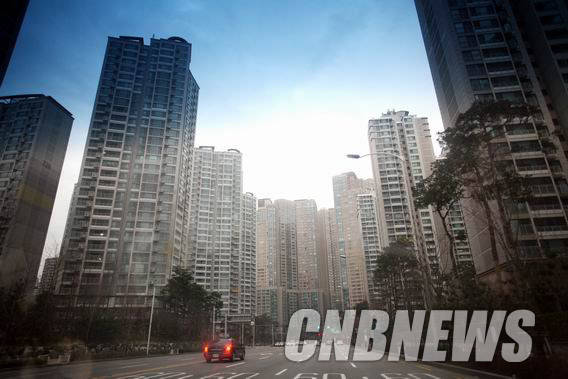 전국의 아파트 매매값이 좀처럼 오르지 못하고 있다.(사진=사진=CNB포토뱅크)