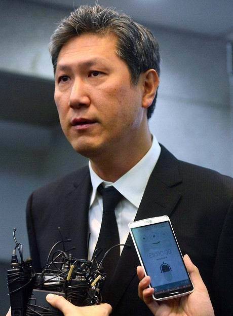 노태우 전 대통령의 장남 노재헌 씨(사진)를 비롯, 일부 기업과 개인이 해외 여러 곳에 페이퍼컴퍼니를 둔 것으로 알려졌다. 하지만 자금흐름 분석에 상당 시일이 걸리는데다, 이미 국세청에 정상적으로 세금을 내고 있는 특수목적법인(SPC)일 가능성이 높아 위법의 진위를 가리기가 쉽지 않다. (사진=연합뉴스)