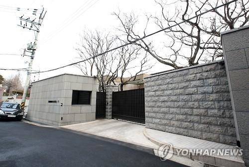 이명희 신세계 회장이 소유하고 있는 서울 용산구 한남동 저택. 공시가격이 194억원으로 지난해에 비해 17.9%나 올랐다. (사진=연합뉴스)