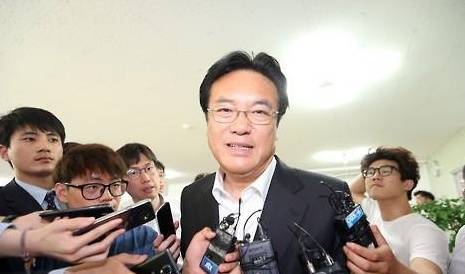 정진석 새누리당 원내대표는 20일 중진연석회의를 소집하겠다고 밝혔다. (사진=연합뉴스)