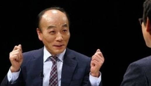 JTBC '썰전'에서 전원책이 반기문 UN사무총장의 안동 하회마을 방문에 대해 "정치적 행보로 받아들일 수 밖에 없다"고 지적했다. (사진=JTBC '썰전' 캡처)