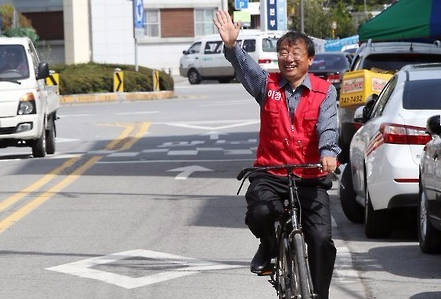 이정현 새누리당 의원이 15일 자신의 페이스북에 "호남출신이 당 대표가 되면 그게 정치 개혁"이라고 강조했다. (사진=연합뉴스)