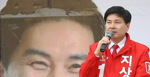 지상욱 새누리당 대변인이 15일 16주년을 맞은 '6·15 남북공동선언'과 관련해 북한이 핵을 포기할 것을 요구했다. (사진=연합뉴스)