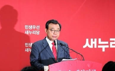 이정현 새누리당 의원이 7일 전당대회 출마를 공식 선언하며 "민생 문제에 대해서는 야당적 시각을 갖겠다"고 밝혔다. (사진=연합뉴스)