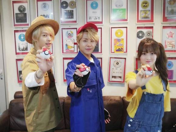 (왼쪽부터) 포켓몬스터 애니메이션 등장인물인 웅, 지우, 이슬로 코스프레한 웅재, 태호, 혜리. (사진=스타제국)