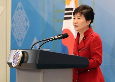 박근혜 대통령이 21일 국가안전보장회의(NSC)에서 사드 배치 반대 시위와 관련 "불순 세혁을 가려내라"고 지시했다. (사진=연합뉴스)